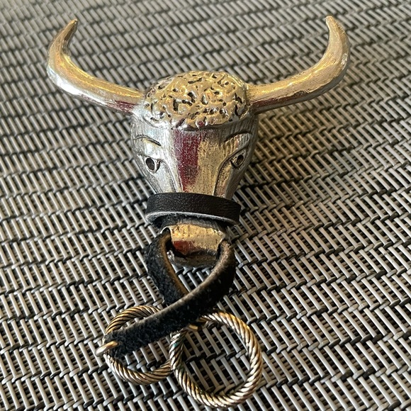 Vintage Jewelry - Vintage Bullhead Brooch.
